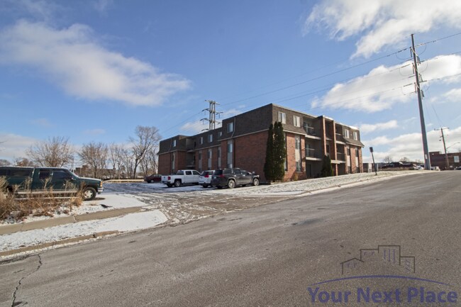 200 5th Ave N-Unit -207 in St. Cloud, MN - Building Photo - Building Photo