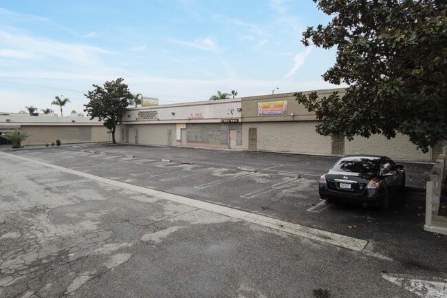 Walnut Park Apartments in Huntington Park, CA - Building Photo - Building Photo