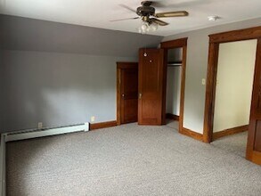 370 N Washington St, Unit 3 in North Attleboro, MA - Foto de edificio - Building Photo