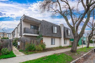 Midtown Breeze Apartments in Sacramento, CA - Building Photo