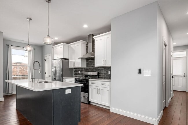 property at 1125 E Mound St