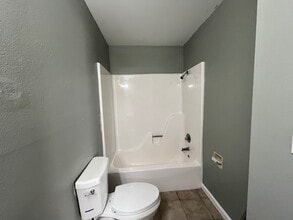 208-216 Monarch Dr in Houma, LA - Foto de edificio - Building Photo