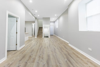 2800 S St Louis Ave in Chicago, IL - Foto de edificio - Building Photo