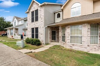 3906 Pickett Pl Dr in Garland, TX - Building Photo - Building Photo