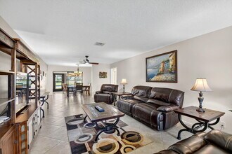 4677 Robinwood Cir in Boynton Beach, FL - Building Photo - Building Photo