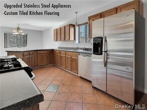 2 Magdalene Close in Middletown, NY - Building Photo - Building Photo
