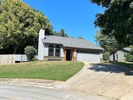 4052 N Abington Ct in Fayetteville, AR - Building Photo