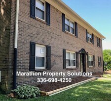 407 Sykes Ave, Unit D in Greensboro, NC - Building Photo