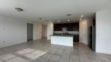 3066 Laurel Oak Ln in Winter Haven, FL - Building Photo - Building Photo