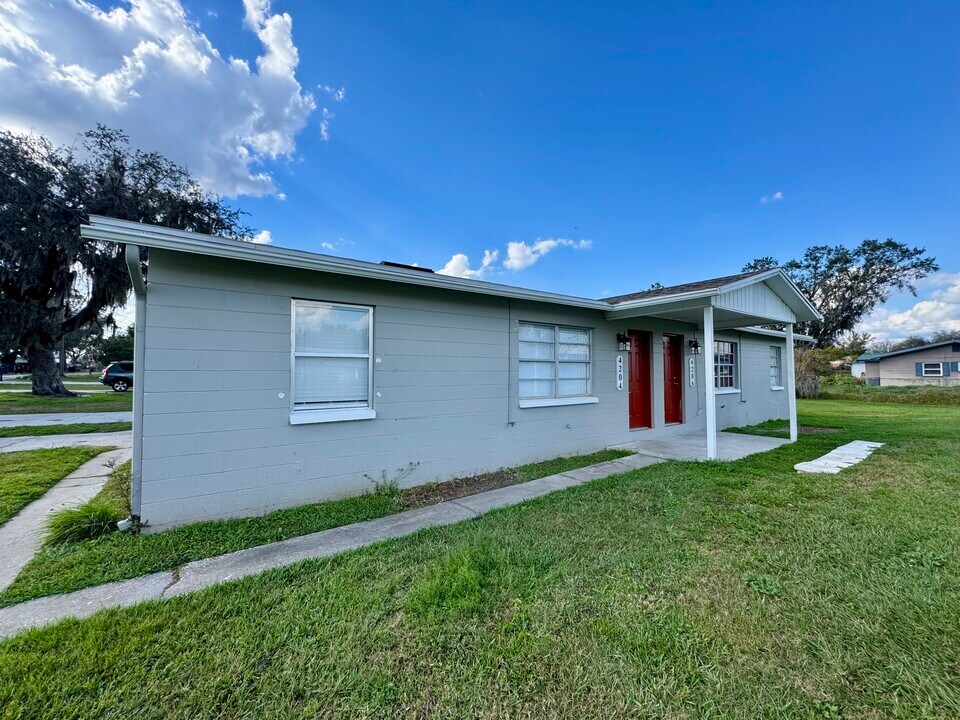 4206 Sunnyside Dr in Lakeland, FL - Building Photo