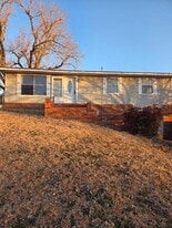 111 E Tower Ave in Perry, OK - Building Photo