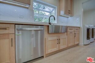 8310 Pershing Dr in Los Angeles, CA - Building Photo