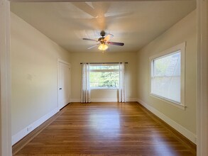 2522 Capitol Ave, Unit 2 in Sacramento, CA - Foto de edificio - Building Photo