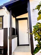 2117 E 112th St in Los Angeles, CA - Building Photo - Building Photo