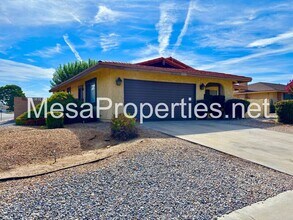 13185 Rolling Ridge Dr in Victorville, CA - Building Photo - Building Photo
