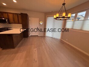 2992 Lord Byron Pl in Eugene, OR - Building Photo - Building Photo