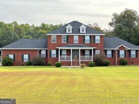 1303 Homer Waters Rd in Glennville, GA - Building Photo
