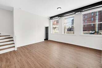 1225 N Milwaukee Ave in Chicago, IL - Building Photo - Building Photo