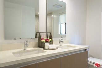 2250 Fox Hills Dr-Unit -402 in Los Angeles, CA - Building Photo - Building Photo