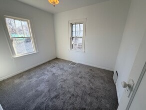 412 S Helen St in Sioux City, IA - Building Photo - Building Photo