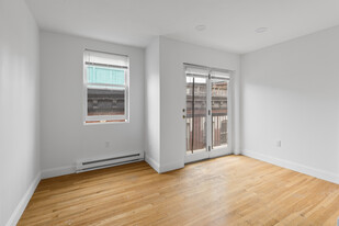 27 Cleveland Pl, Unit 4 Apartments