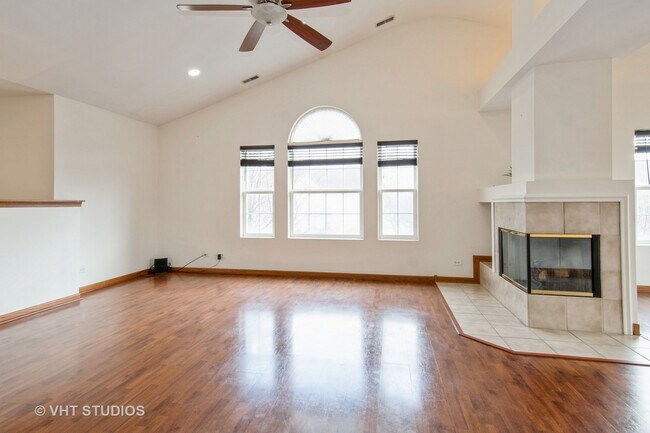 2917 Stonewater Dr in Naperville, IL - Building Photo - Building Photo