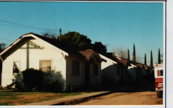 5917-5923 Corona Ave in Huntington Park, CA - Building Photo - Building Photo