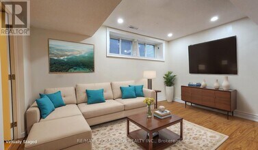 20 Massie St in Toronto, ON - Building Photo - Building Photo