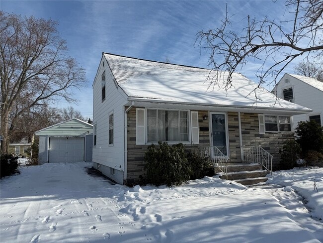 3711 Charlotte St in Erie, PA - Building Photo - Building Photo