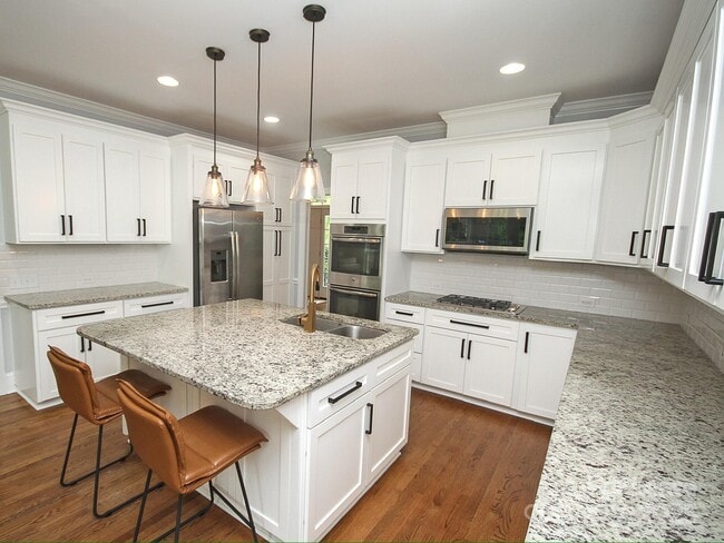 property at 5528 Providence Rd