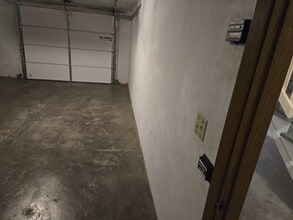 300 E Church St, Unit C in Collinsville, IL - Building Photo - Building Photo