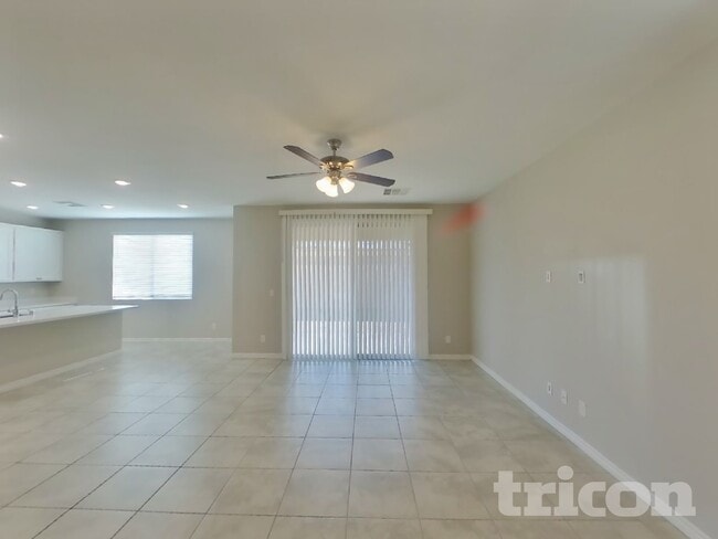 6563 Smithville Ave in Las Vegas, NV - Building Photo - Building Photo