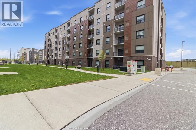 property at 728 Brownstone Dr