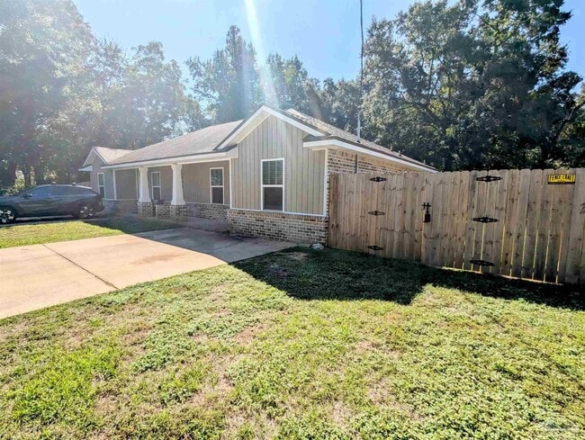 1603 Blackwell Ln in Pensacola, FL - Building Photo - Building Photo