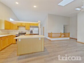 18298 E Baltic Pl, Unit E200 in Aurora, CO - Foto de edificio - Building Photo