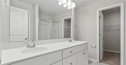 2129 Clapham Ct in Charlotte, NC - Foto de edificio - Building Photo