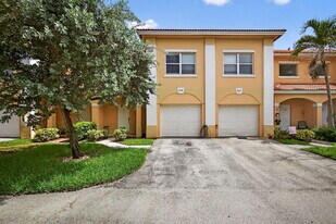513 Talia Cir in Palm Springs, FL - Building Photo