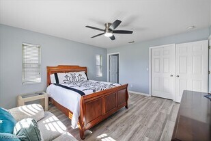 1405 SW 9th Ave in Cape Coral, FL - Building Photo