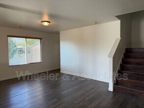 1584 W Galbraith Ln in Kaysville, UT - Building Photo - Building Photo