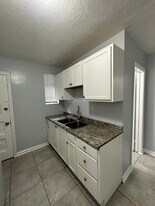 1046 W 8th St in Jacksonville, FL - Building Photo