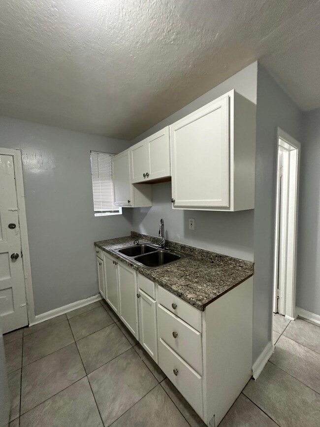 property at 1046 W 8th St