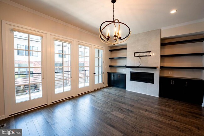 11719 Paysons Wy in Reston, VA - Foto de edificio - Building Photo