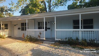 126 Gardiner Ct in Daytona Beach, FL - Building Photo