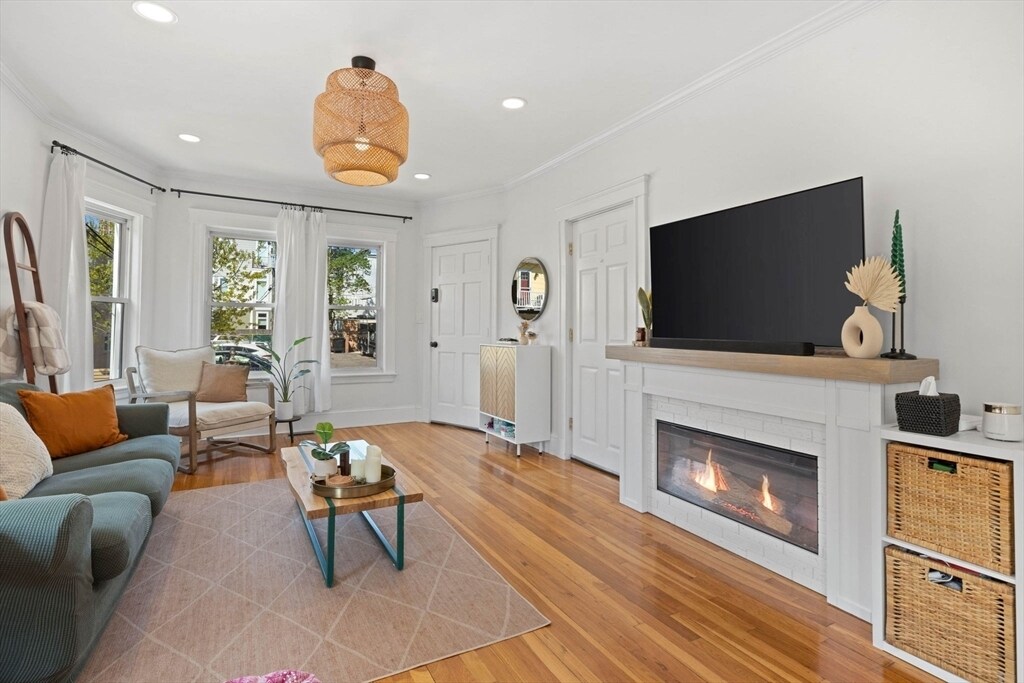 29 Mansfield St in Somerville, MA - Building Photo