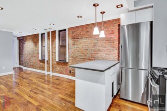 MULBERRY ST., Unit 2F in New York, NY - Foto de edificio - Building Photo