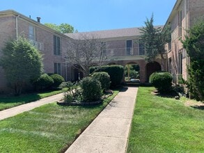 325 W High St in Oxford, OH - Building Photo - Building Photo