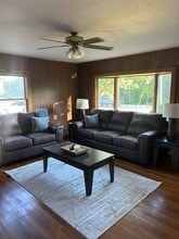 893 Bucksport Rd in Ellsworth, ME - Foto de edificio - Building Photo