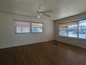 131 Pioneer Ln in Valrico, FL - Building Photo - Building Photo