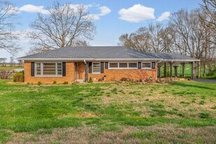 4540 Canton Pike in Hopkinsville, KY - Building Photo