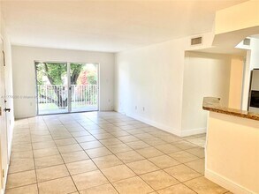 5122 NW 79th Ave in Doral, FL - Building Photo - Building Photo